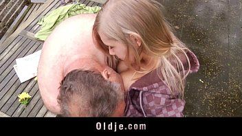 play Xnxx femei ce dau pizdulice la mojnegi