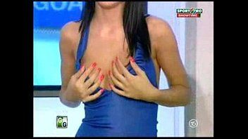 play Leere und nackte russische Frauen posieren nackt beim Sport