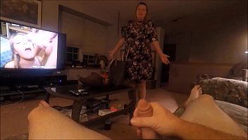 play تمارس ميسا الجنس سرا مع ابن أخيها ، وتشاهد الأفلام الإباحية وتستمني