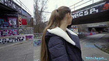 play Xxx in public cu o adolescenta escorta sexy de luat in penisul maxim