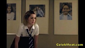 play Filmy porno ana porgras uprawia seks w hotelu?