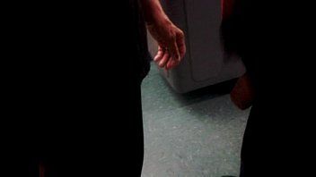 play Quand ma femme est au travail, elle veut me lécher