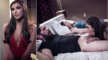 play استغل ساتينا من الخلف من قبل رجل وسيم جدًا لا يبالغ أبدًا