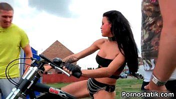 play Chicas desnudas xxx xxx folladas en grupo
