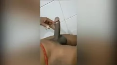 play الصيد الصريح: لقاء الزوجة المفاجئ مع جلسة Masterbating للزوج