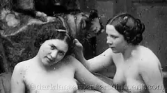 play Dark Lantern Entertainment présente My Secret Life : Les confessions érotiques d'un gentleman victorien - Un trio de chattes poilues avec des éjaculations classiques