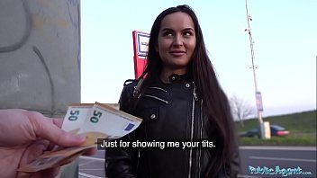 play Emocionantes películas xnxx con perra teniendo sexo por dinero